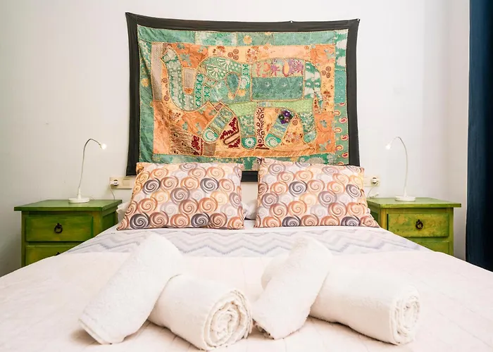 Spacious Sunny And Quiet Albayzin Apartment
